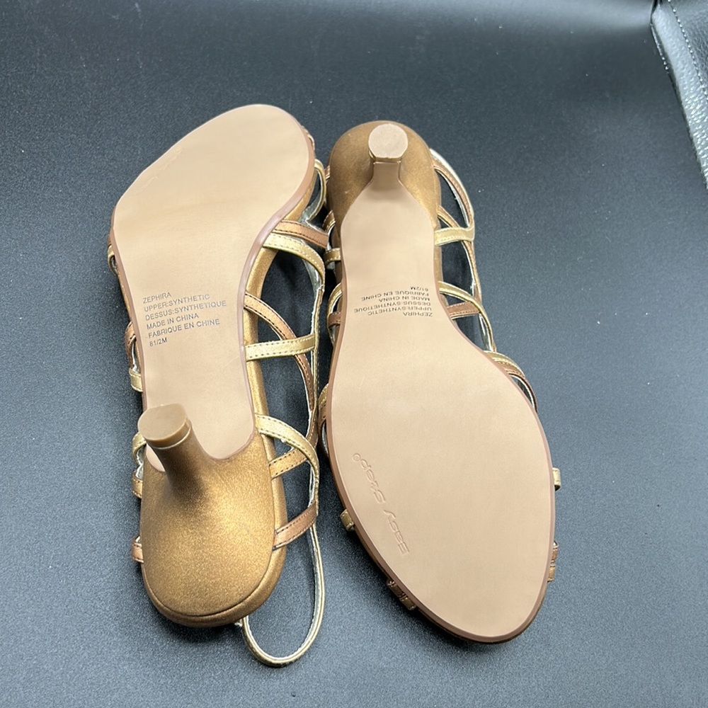 Easy Step Sandals, New in Original Box, Strappy kitten heel - Bronze SZ 8.5M - Picture 9 of 13